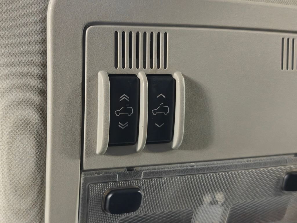 Used 2013 Chevrolet Suburban LT image 9