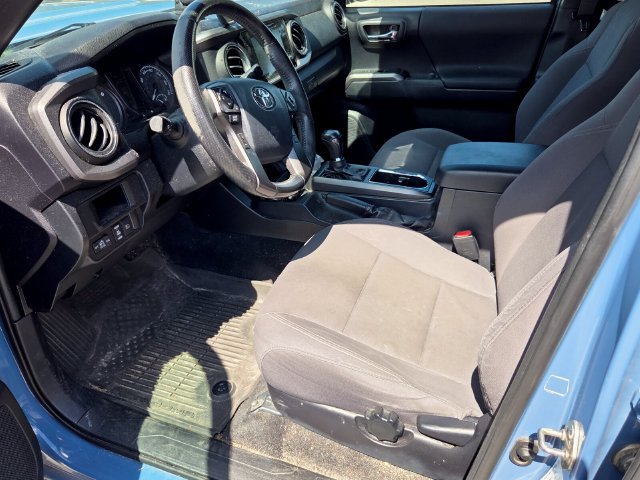 Used 2019 Toyota Tacoma TRD Sport RWD image 4
