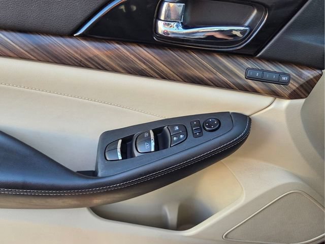 Used 2016 Nissan Maxima Platinum FWD image 34