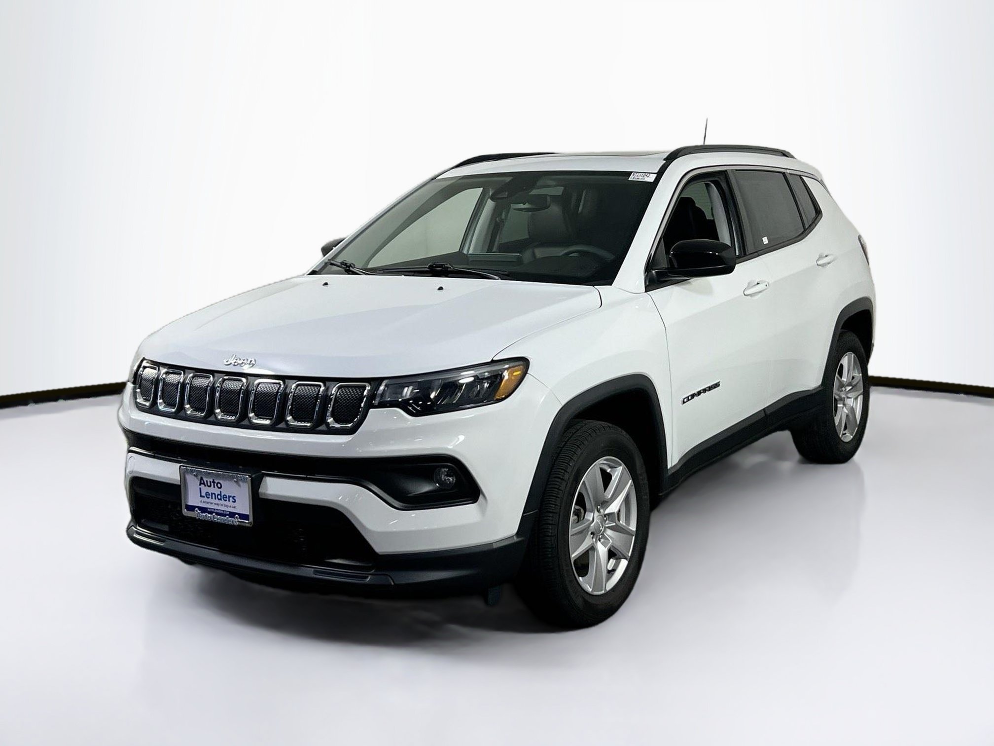 Used 2022 Jeep Compass Latitude w/ Sun and Sound Group AWD/4WD image 1