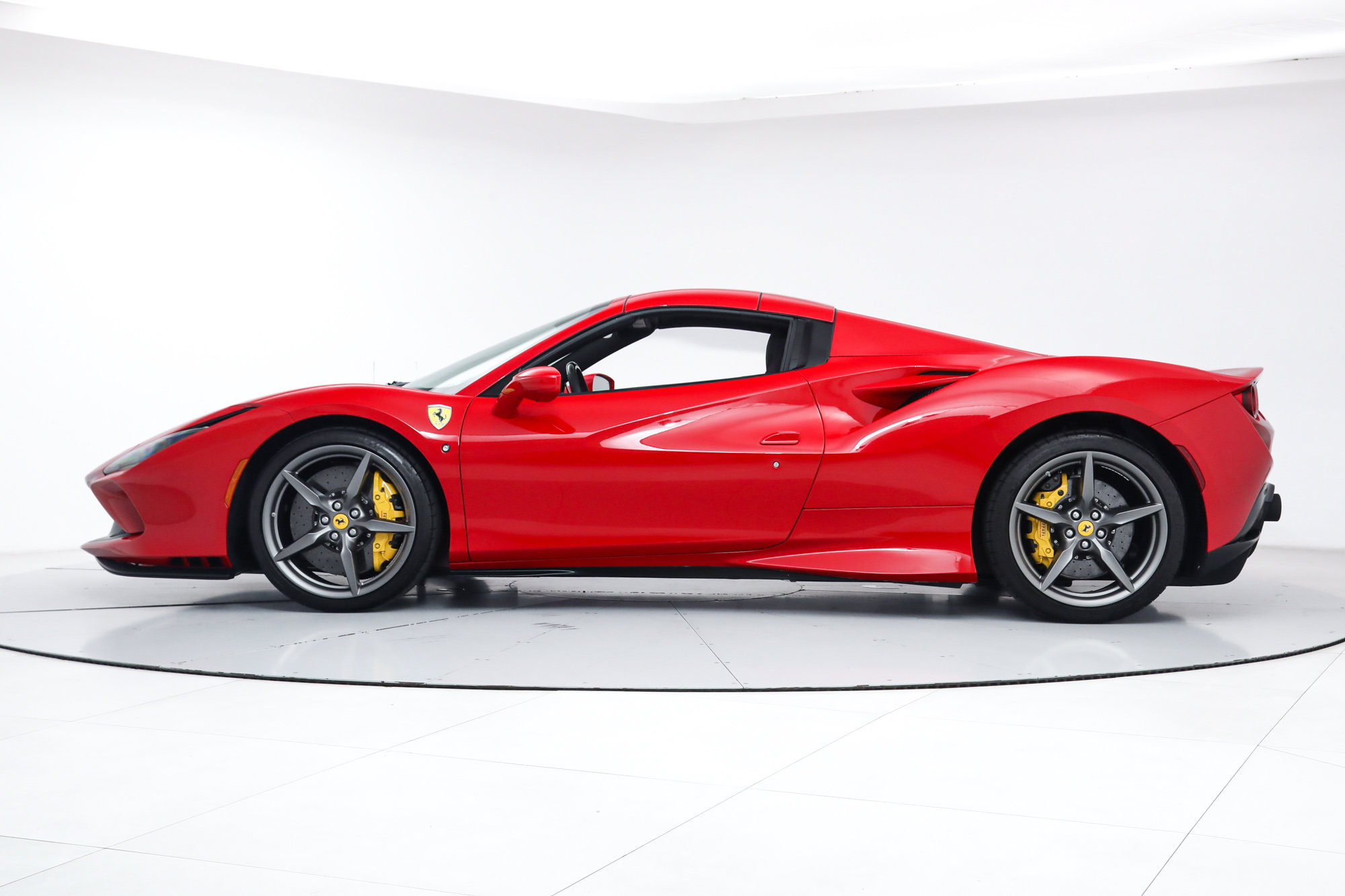 Certified 2023 Ferrari F8 Tributo RWD image 7