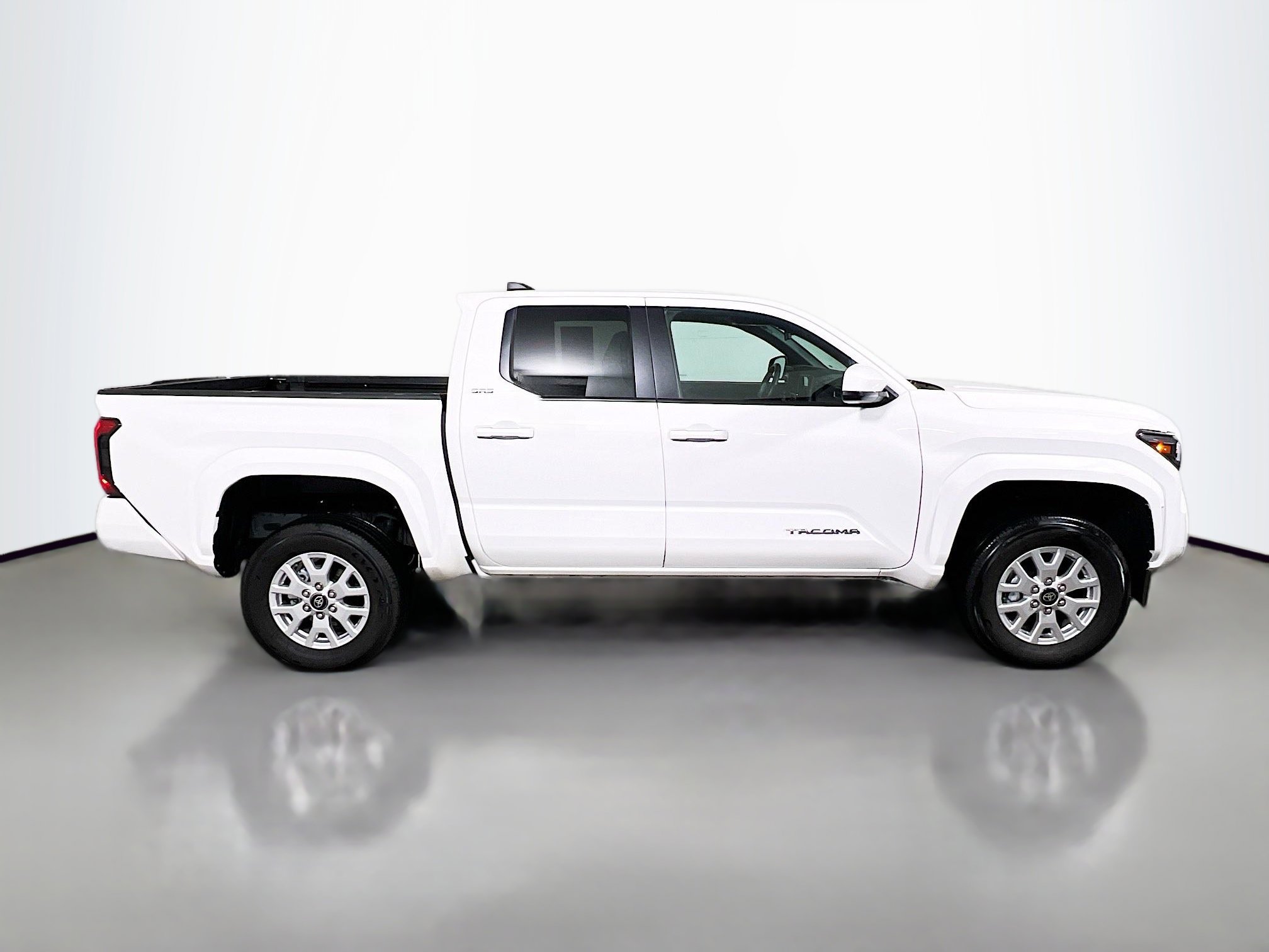Used 2024 Toyota Tacoma SR5 image 3