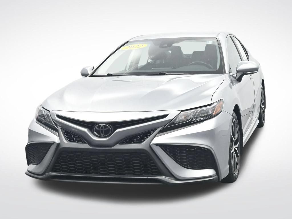 Used 2022 Toyota Camry SE FWD image 2