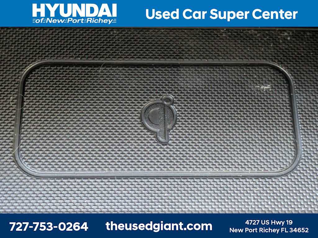 Used 2020 Hyundai Santa Fe Limited image 32