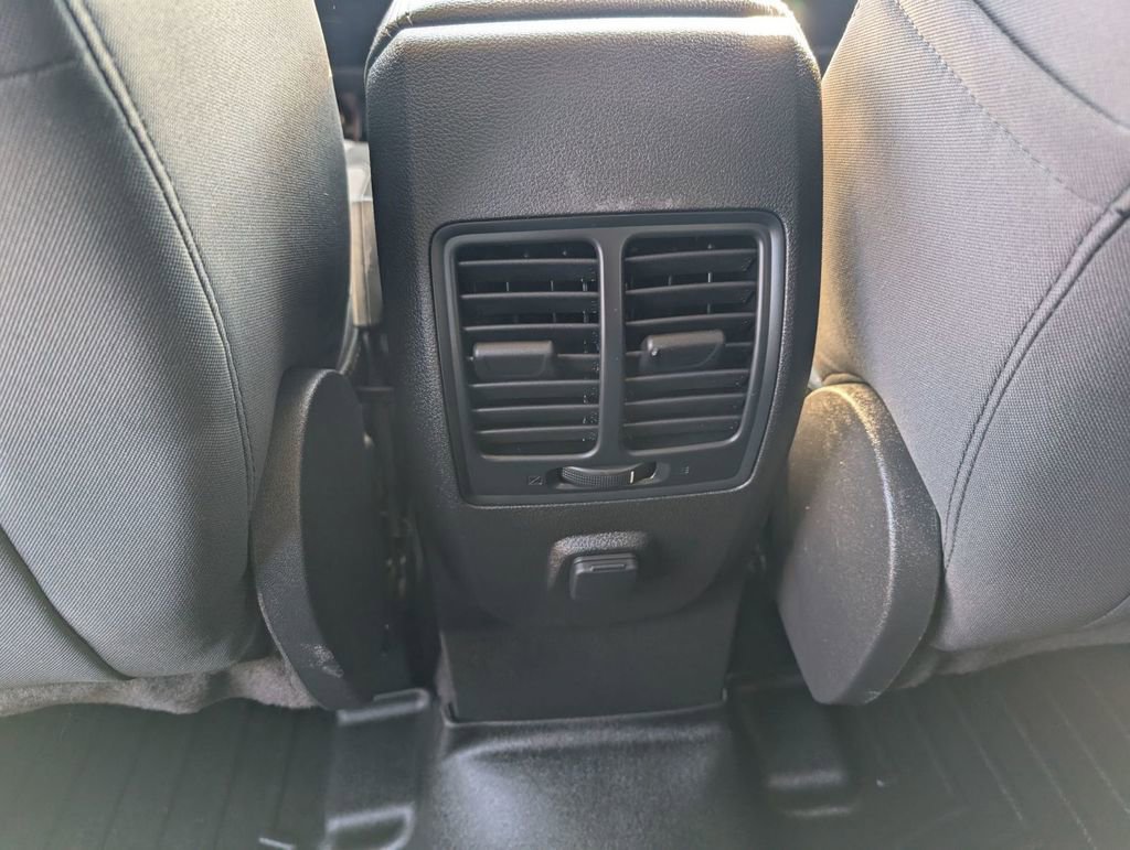 Used 2017 Ford Escape SE image 39