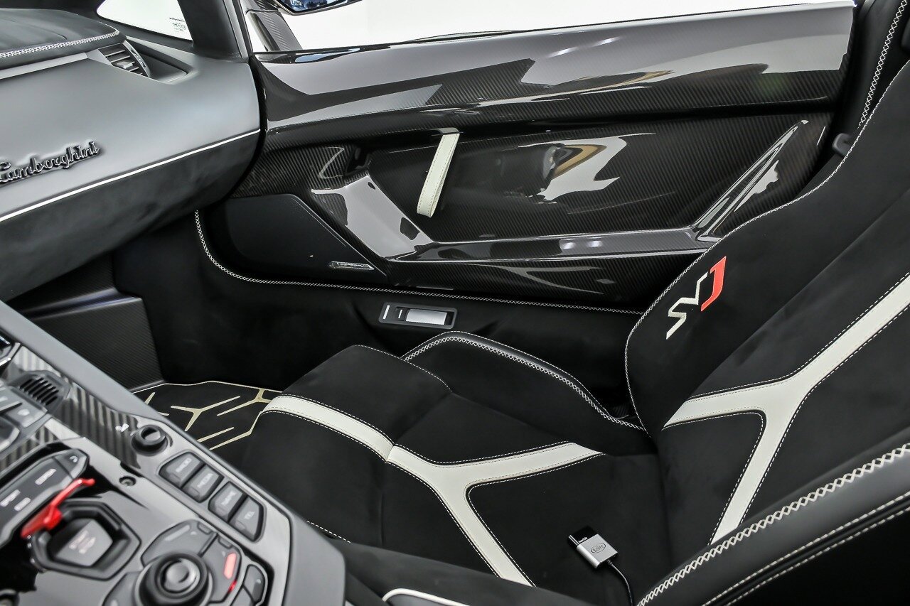 Used 2021 Lamborghini Aventador SVJ AWD/4WD image 33