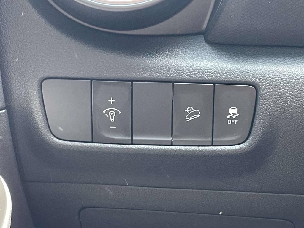 Certified 2023 Hyundai Kona SEL w/ Convenience Package AWD/4WD image 19