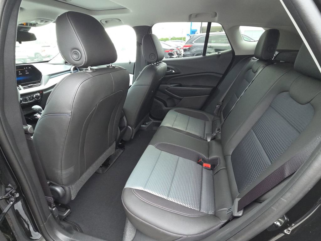 New 2026 Chevrolet Trax LT w/ Sunroof Package FWD image 29