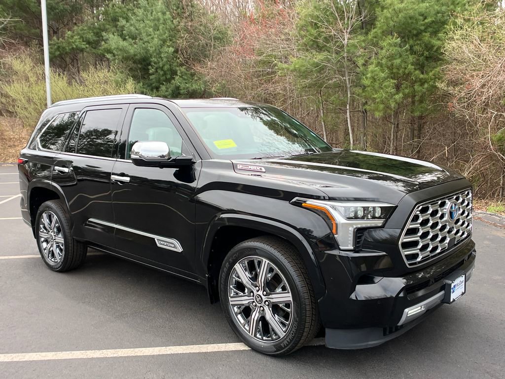 Used 2023 Toyota Sequoia Capstone AWD/4WD image 7