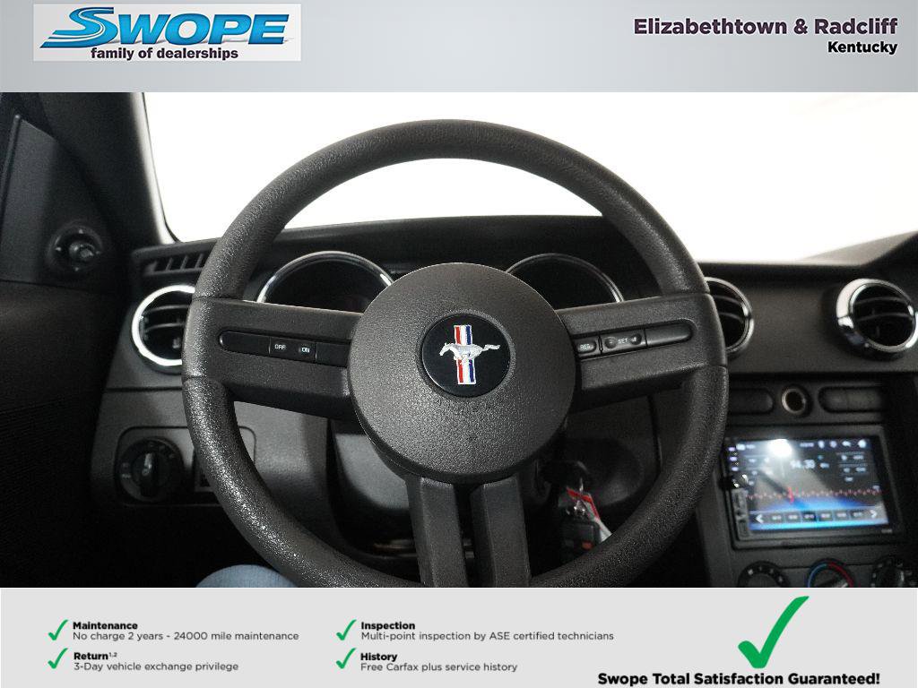 Used 2005 Ford Mustang GT Premium image 16