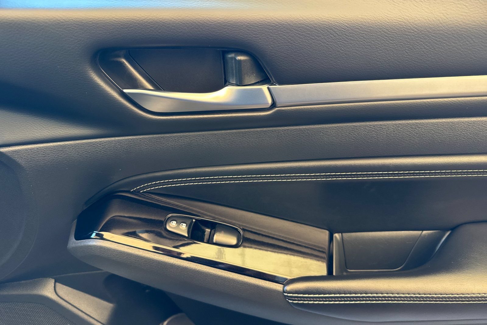 Certified 2023 Nissan Altima 2.5 SL FWD image 19