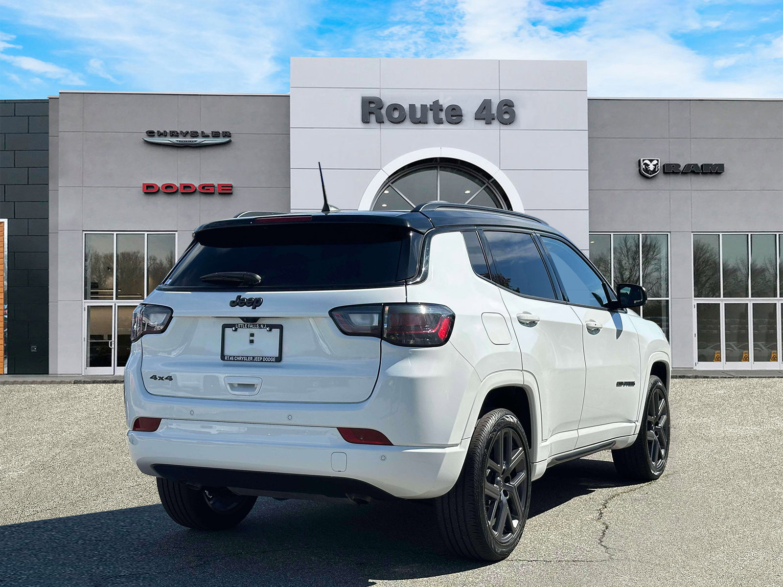 Used 2024 Jeep Compass Limited w/ High Altitude Package AWD/4WD image 5