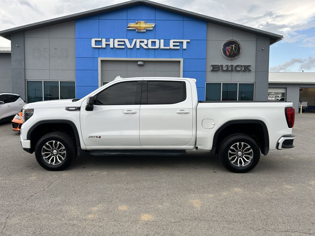 Used 2022 GMC Sierra 1500 AT4 w/ AT4 Premium Package AWD/4WD image 4