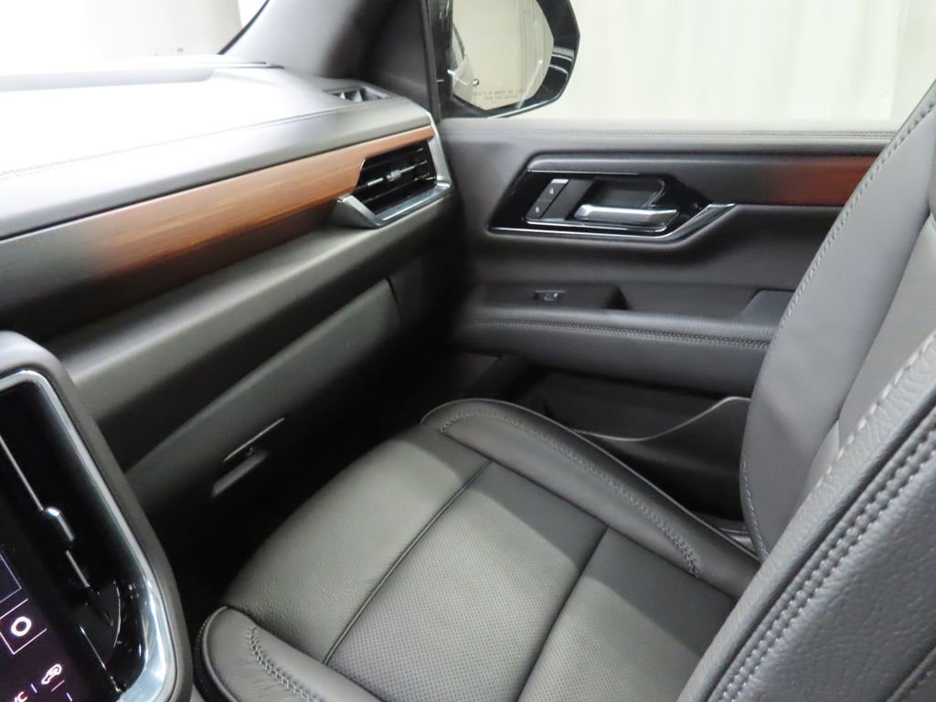 Used 2025 GMC Yukon Denali w/ Sun & Power Step Package image 25