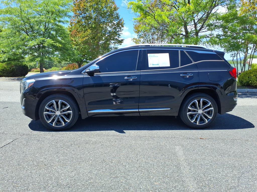 Used 2020 GMC Terrain Denali w/ Denali Premium Package FWD image 14