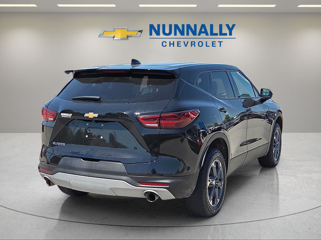 Used 2025 Chevrolet Blazer LT FWD image 5