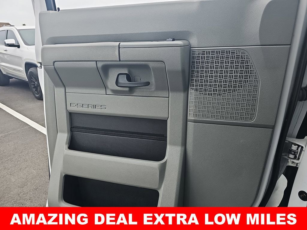 Used 2019 Ford E-450 and Econoline 450 Super Duty w/ Power Windows & Locks Group image 25