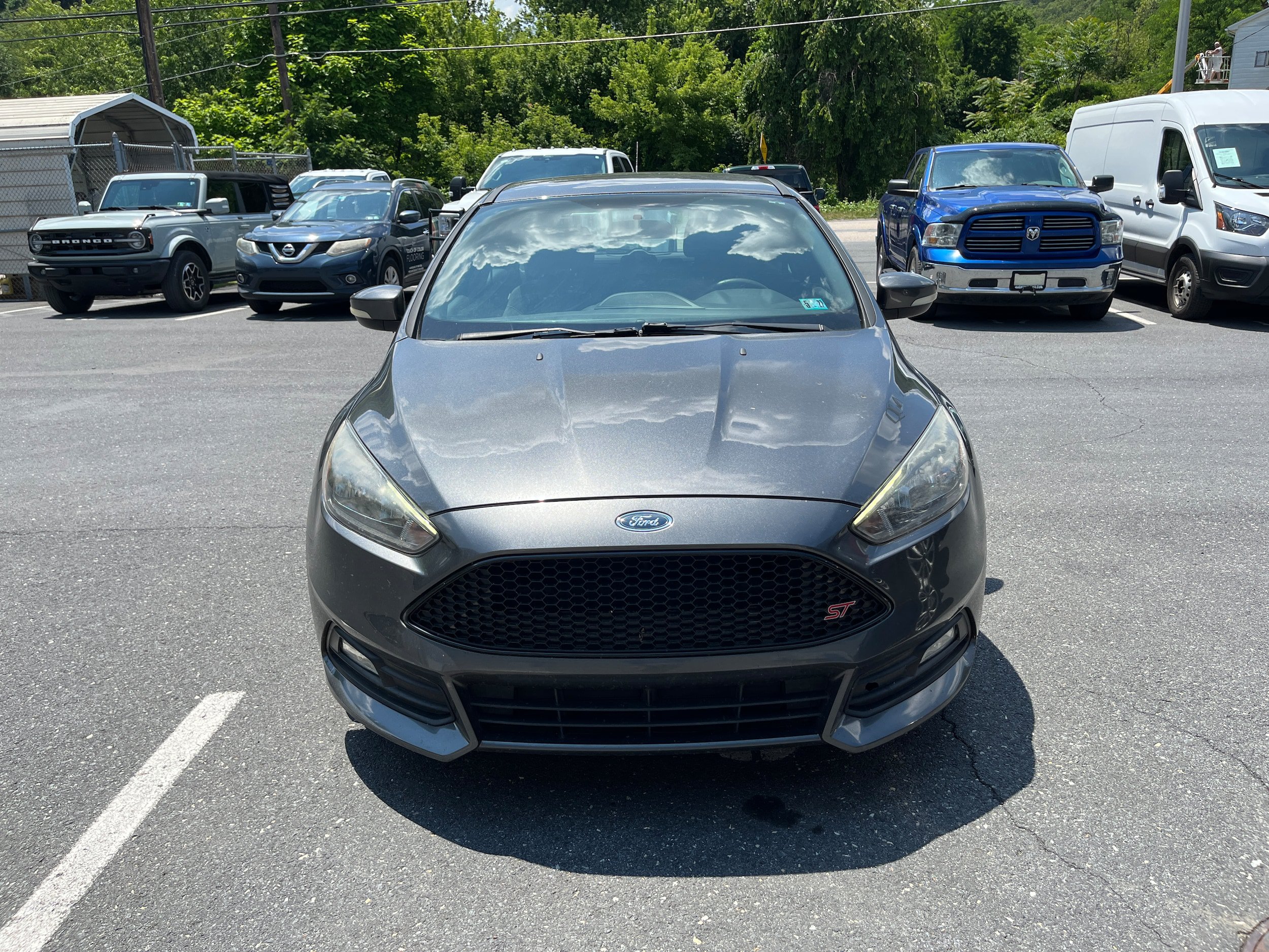 Used 2017 Ford Focus ST FWD image 3