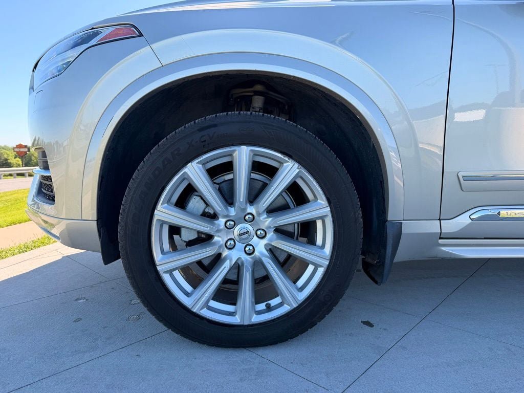 Used 2016 Volvo XC90 T6 Inscription w/ Protection Package Plus AWD/4WD image 10