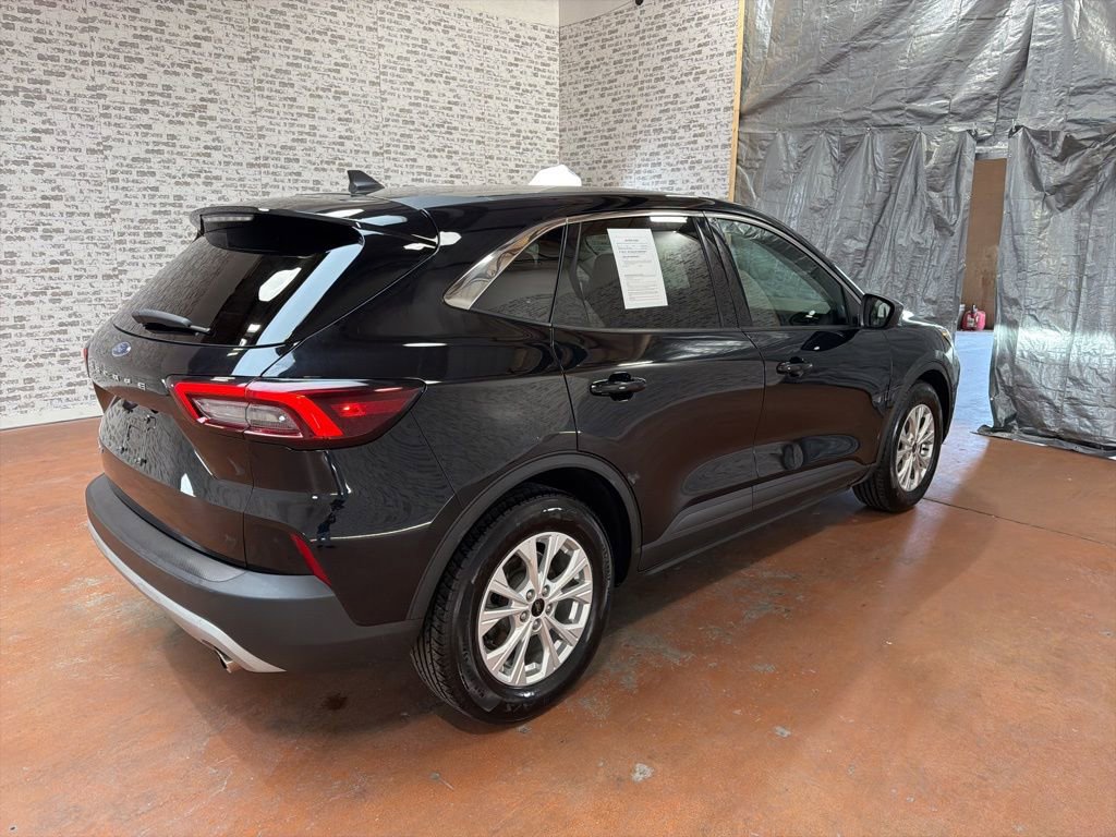 Used 2023 Ford Escape Active image 7