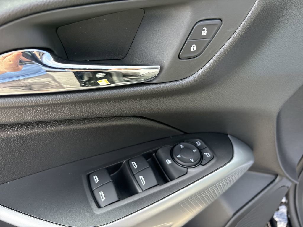 New 2026 Chevrolet Trax LS w/ LS Convenience Package image 22