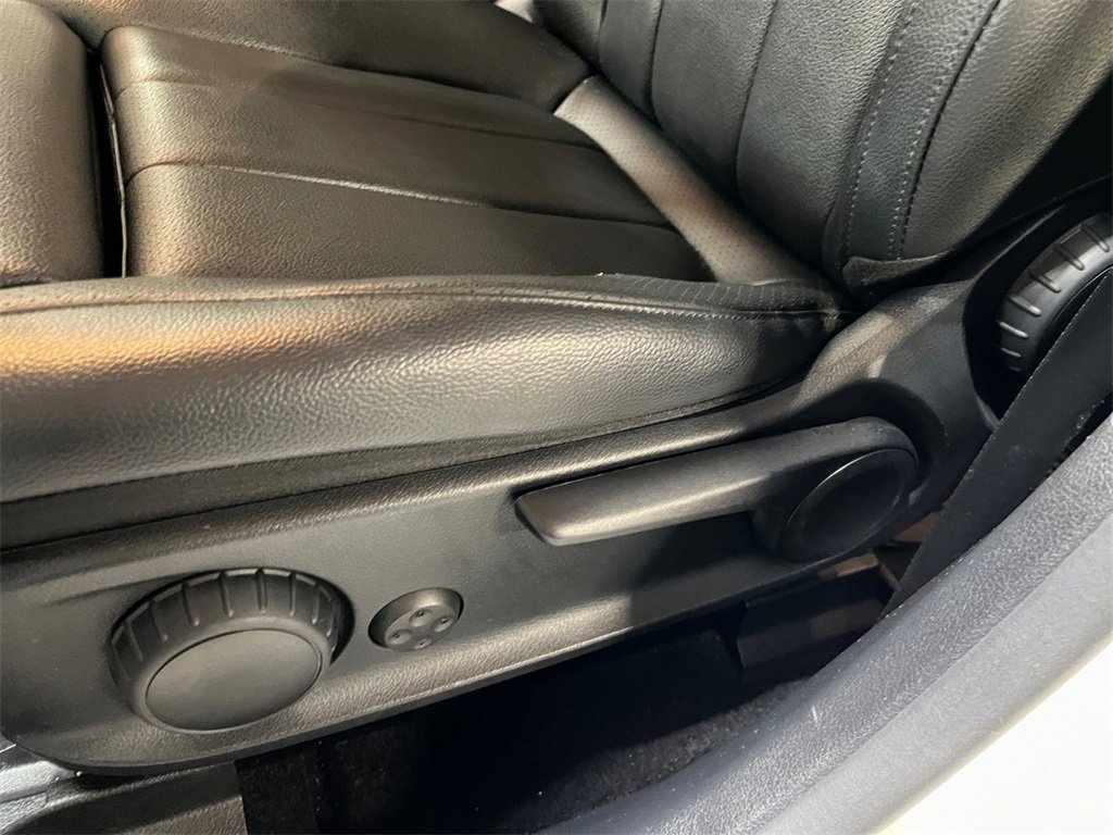 Used 2022 Mercedes-Benz EQB 300 4MATIC image 26