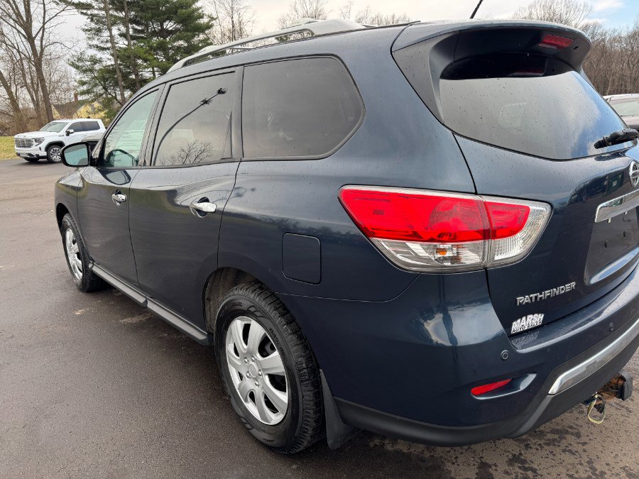 Used 2016 Nissan Pathfinder SV AWD/4WD image 10