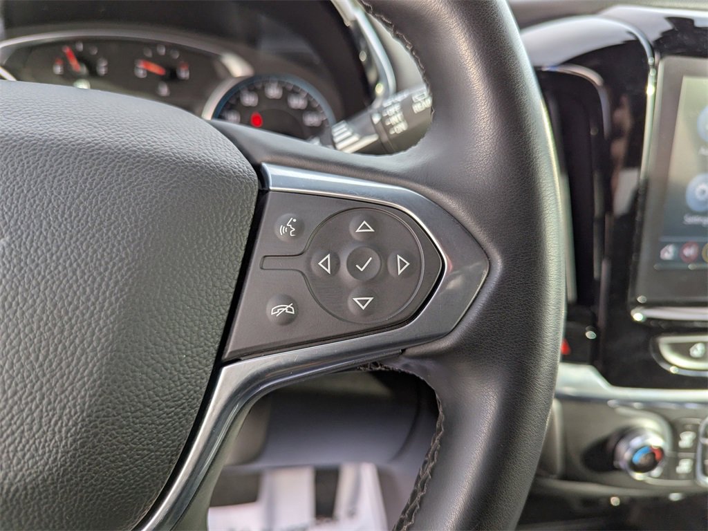 Used 2023 Chevrolet Traverse LT w/ Rear Camera Mirror Package image 16