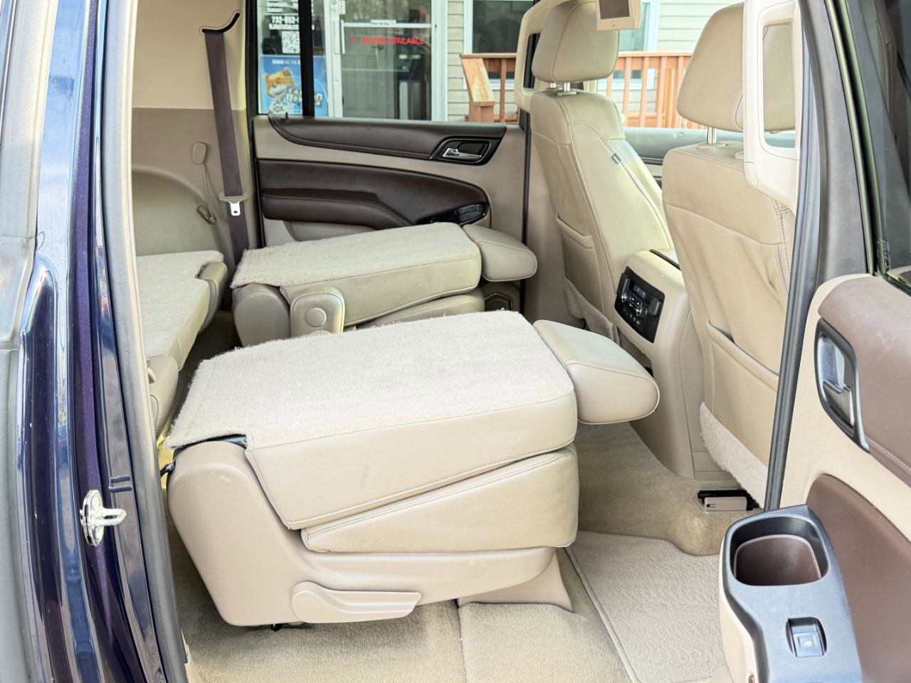 Used 2018 Chevrolet Suburban LT image 44