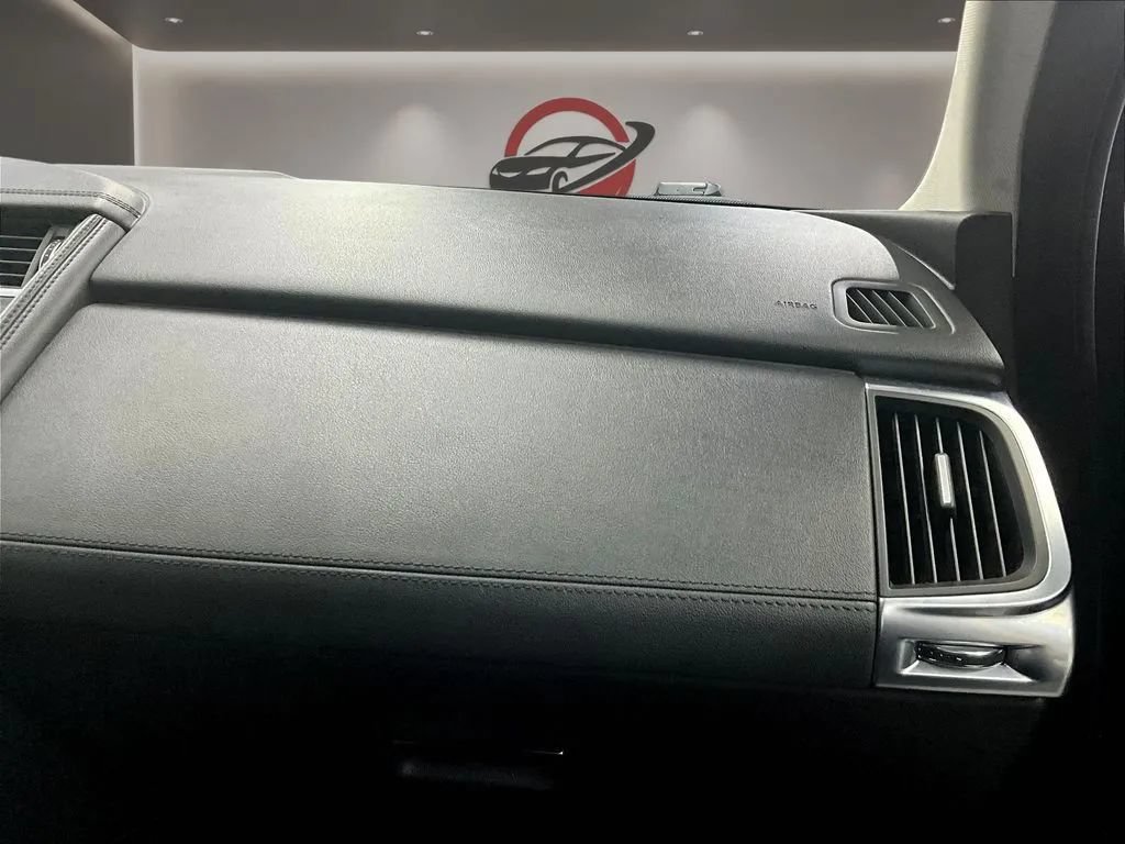 Used 2020 Jaguar E-PACE SE AWD/4WD image 26