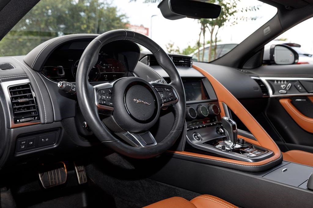 Used 2023 Jaguar F-TYPE Coupe RWD image 18