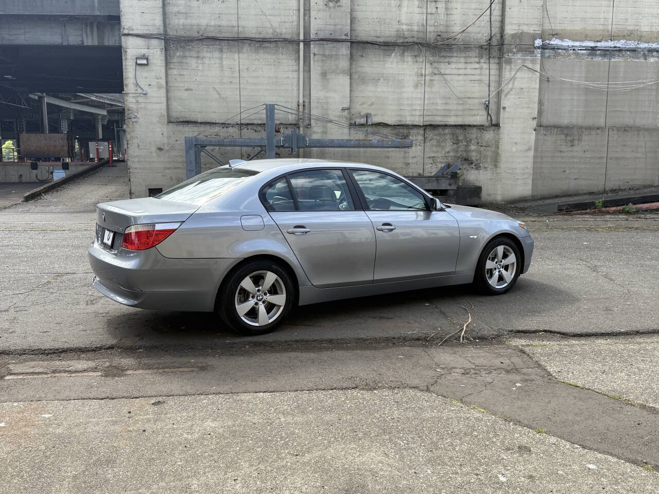 Used 2007 BMW 530xi Sedan AWD/4WD image 10