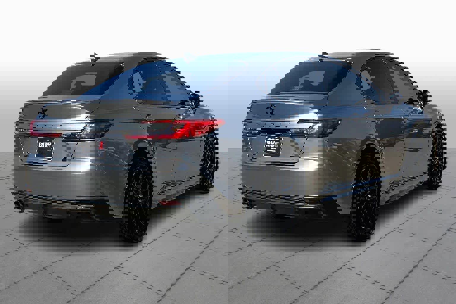 Used 2025 Toyota Camry SE w/ Convenience Package image 13