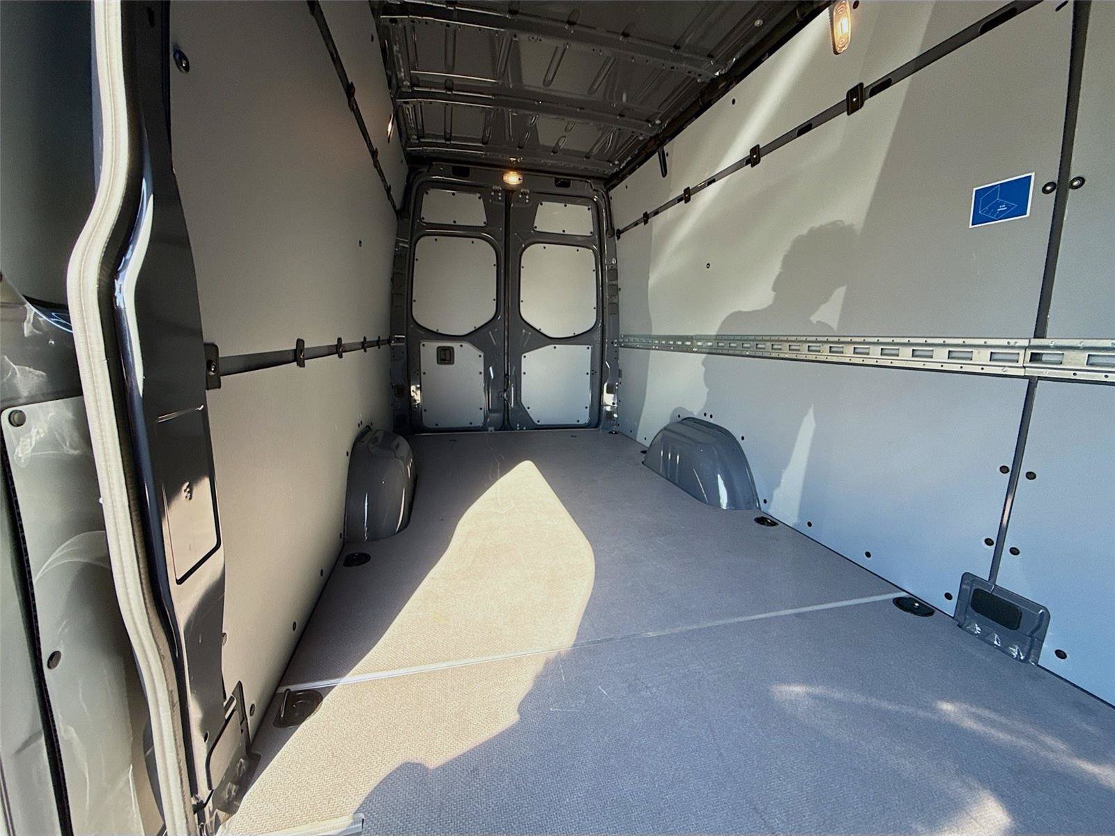 Used 2024 Mercedes-Benz Sprinter 2500 image 13