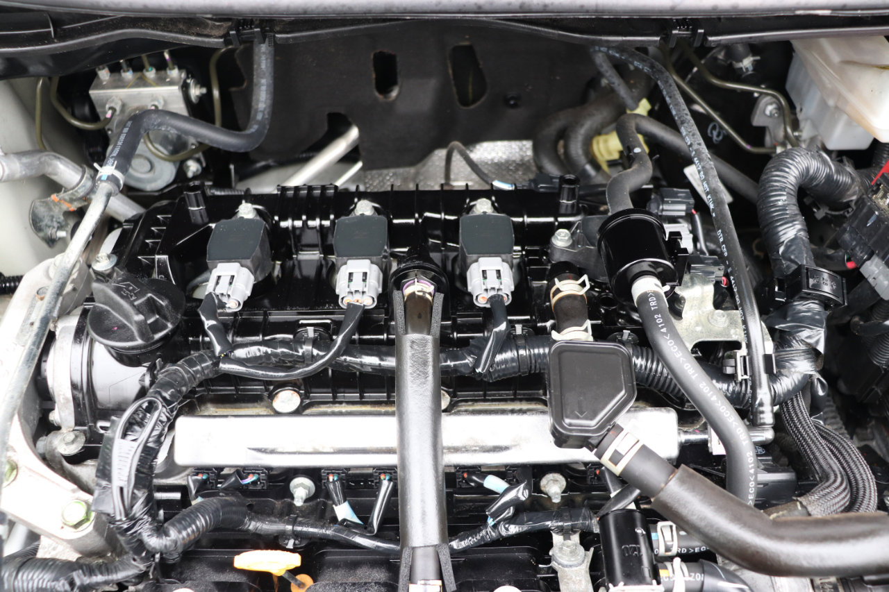 Used 2024 Nissan Versa SR image 42