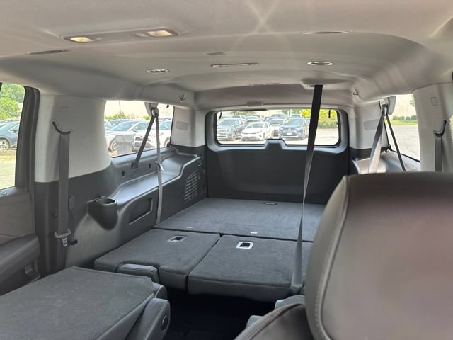 Used 2018 Cadillac Escalade ESV Luxury AWD/4WD image 4