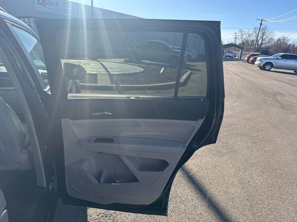 Used 2021 Volkswagen Atlas SE w/ Panoramic Sunroof Package image 19