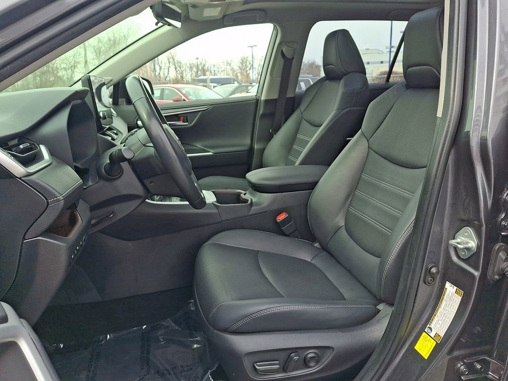 Used 2024 Toyota RAV4 Limited w/ Advanced Technology Package image 15