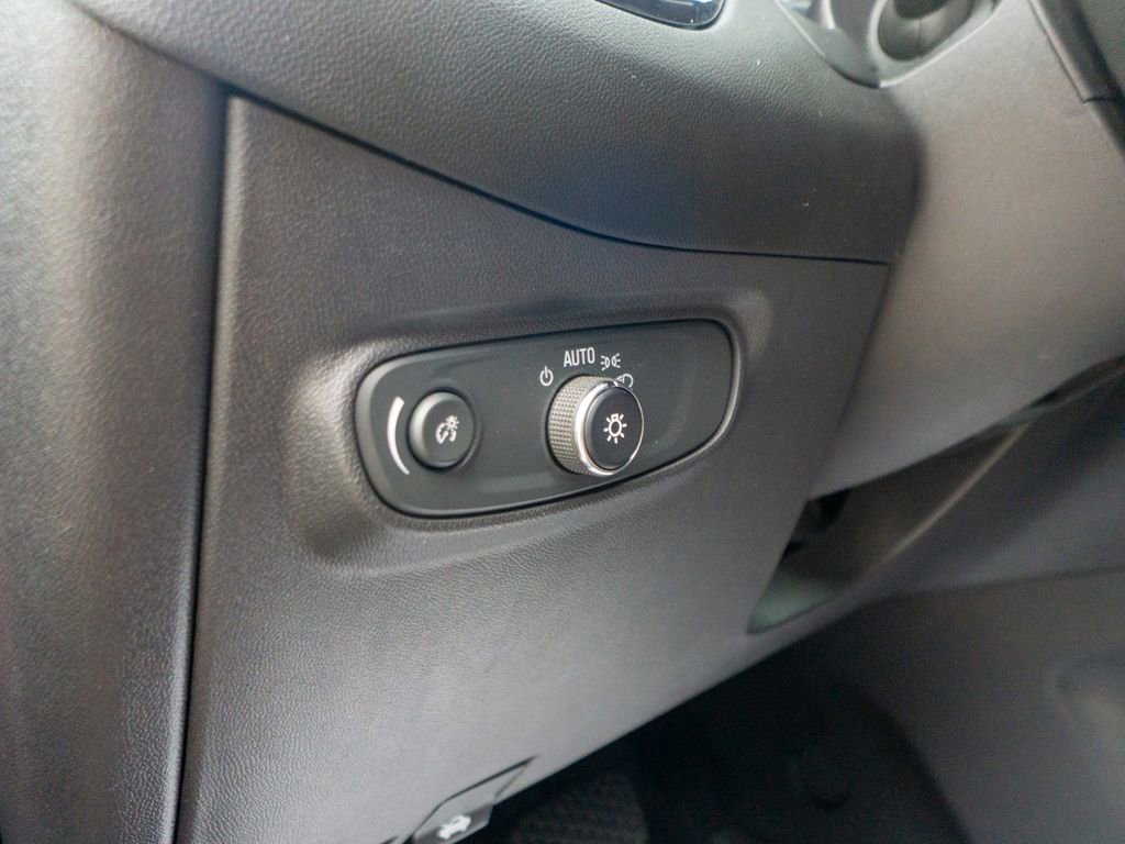 Used 2022 Chevrolet Equinox RS w/ LPO, Floor Liner Package image 20