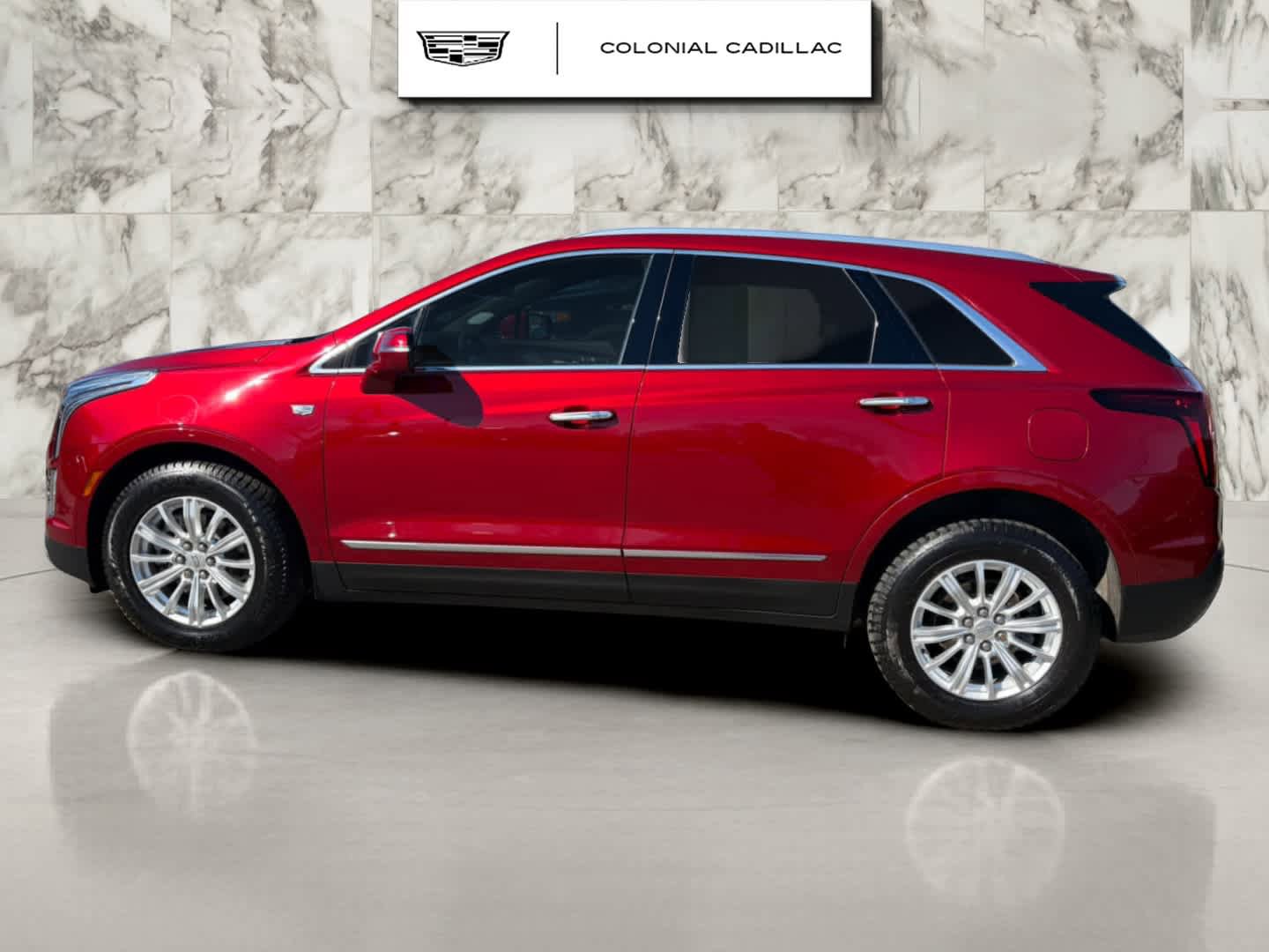 Used 2022 Cadillac XT5 Premium Luxury w/ Technology Package image 2