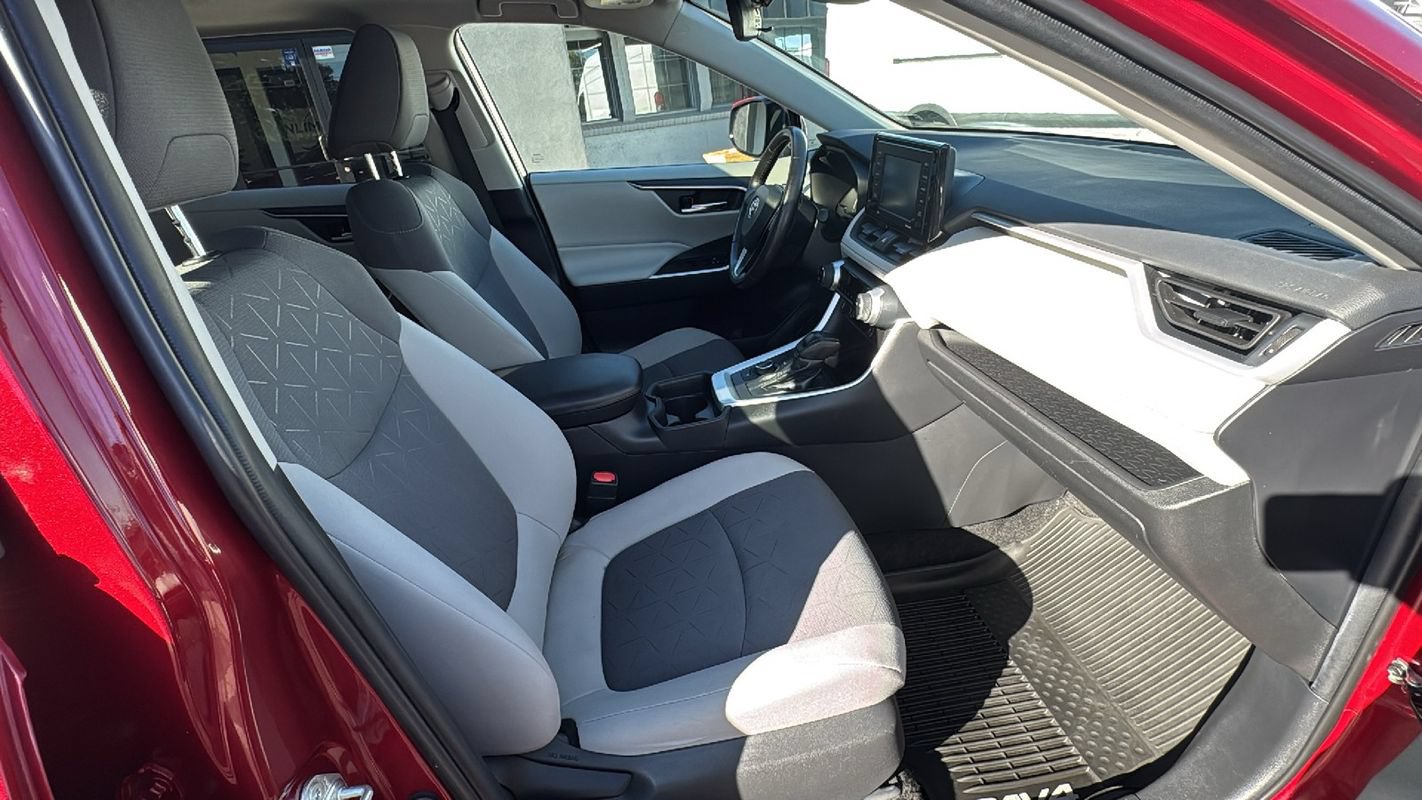 Used 2021 Toyota RAV4 XLE w/ Convenience Package AWD/4WD image 19
