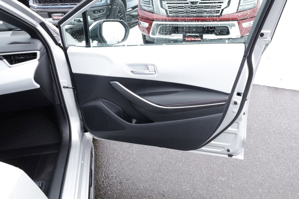 Certified 2025 Toyota Corolla SE w/ SE Premium Package image 17