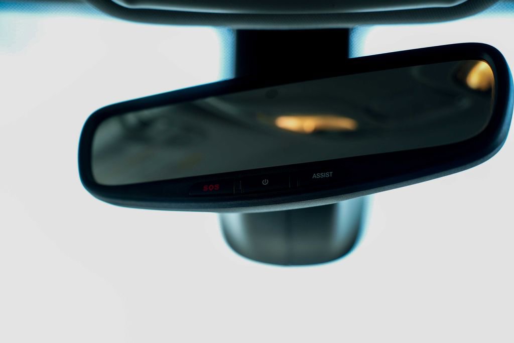 Used 2018 Jeep Compass Limited w/ Navigation Group AWD/4WD image 39