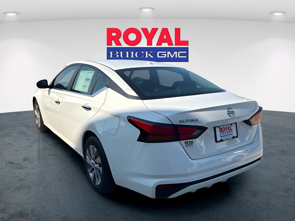 Used 2025 Nissan Altima 2.5 S image 5