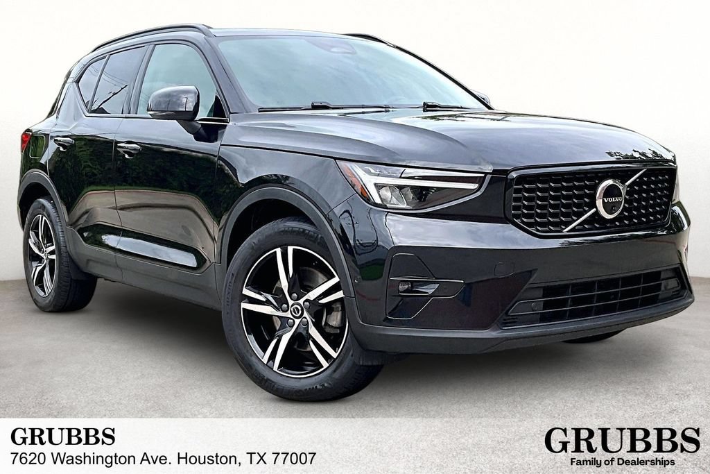 Certified 2023 Volvo XC40 B5 Plus w/ Driver Assist Package AWD/4WD image 1