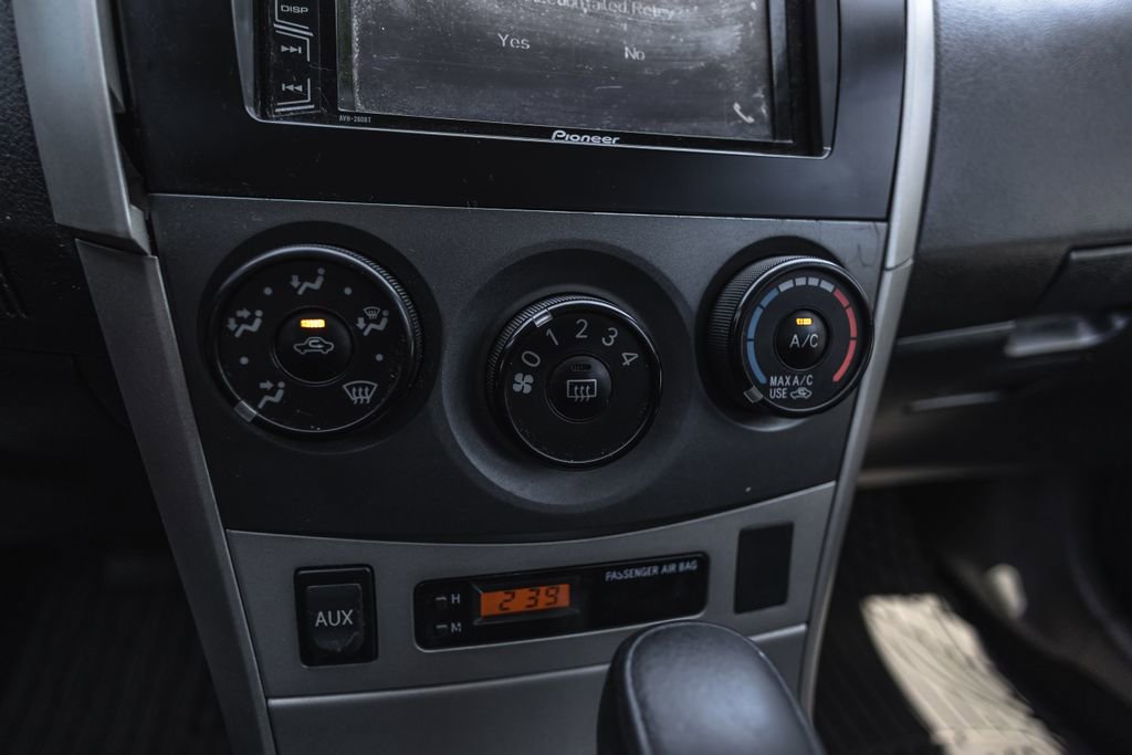 Used 2010 Toyota Corolla LE FWD image 13
