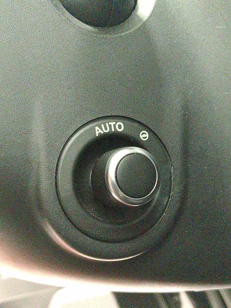 Used 2025 Land Rover Range Rover Velar Dynamic SE AWD/4WD image 29