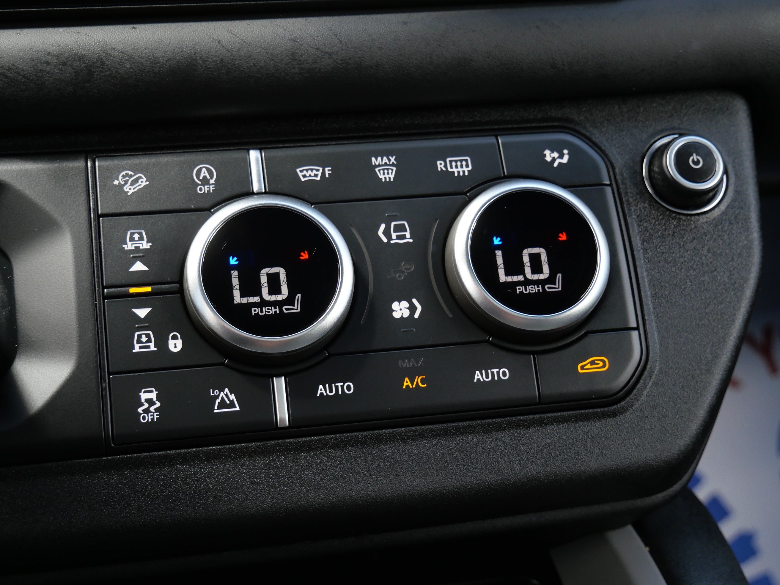 Certified 2025 Land Rover Defender 130 X AWD/4WD image 23