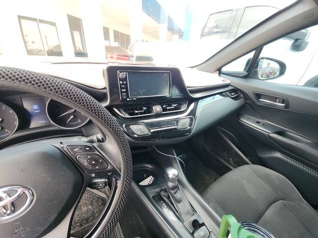 Used 2018 Toyota C-HR XLE FWD image 13