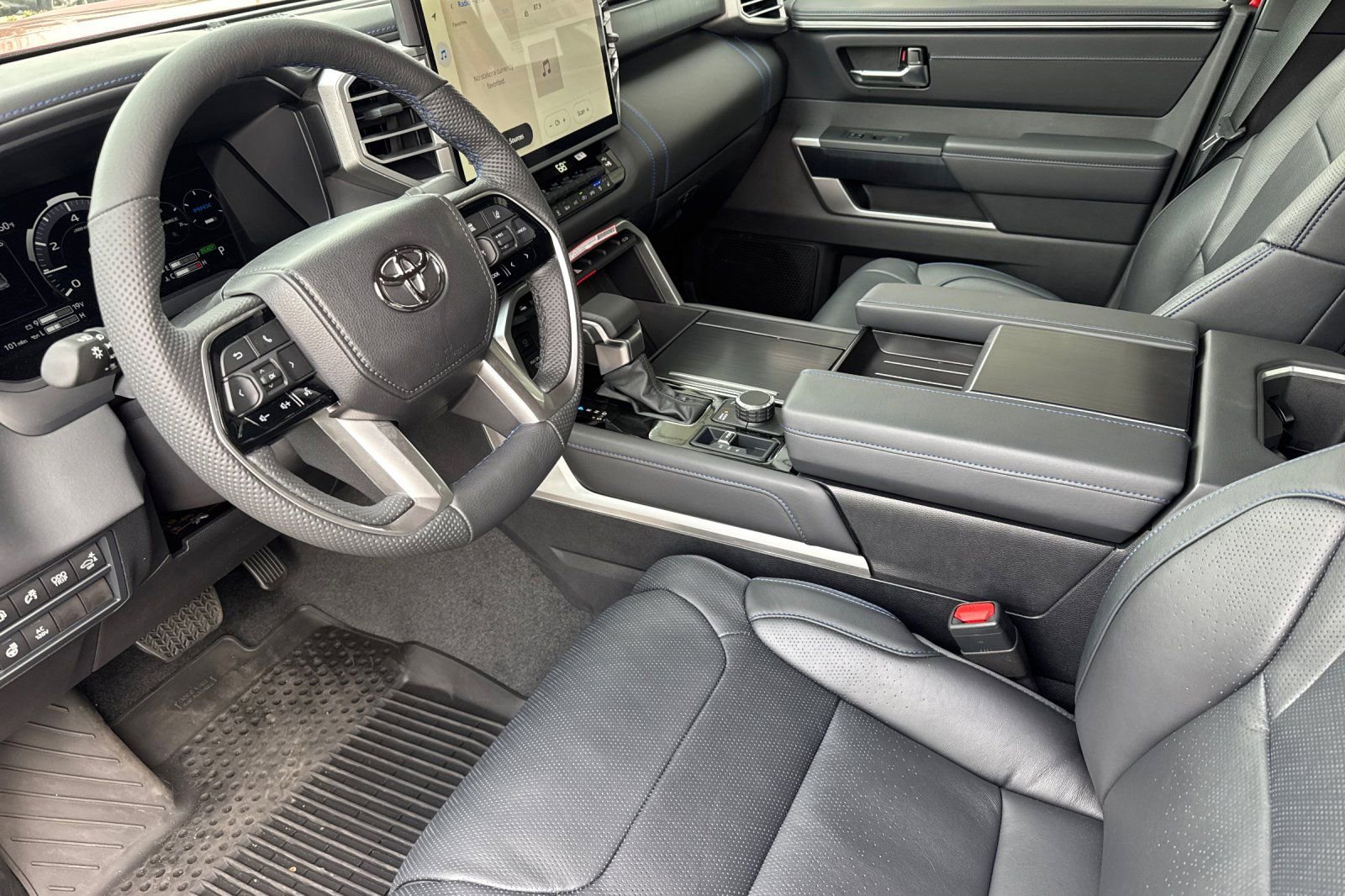 New 2025 Toyota Tundra Platinum image 12